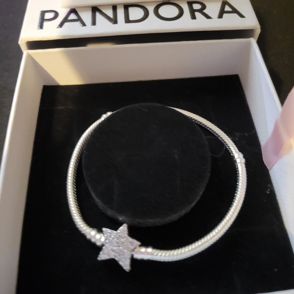 Pandora moments asymmetrical star clasp snake chain bracelet. - Picture 1 of 3